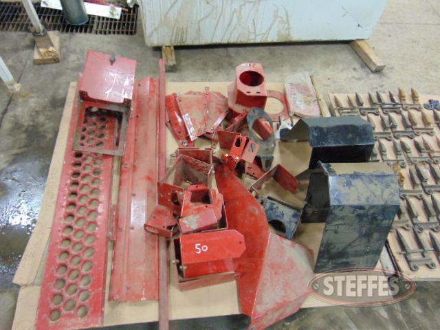 Pallet of 2388 combine parts,_1.jpg